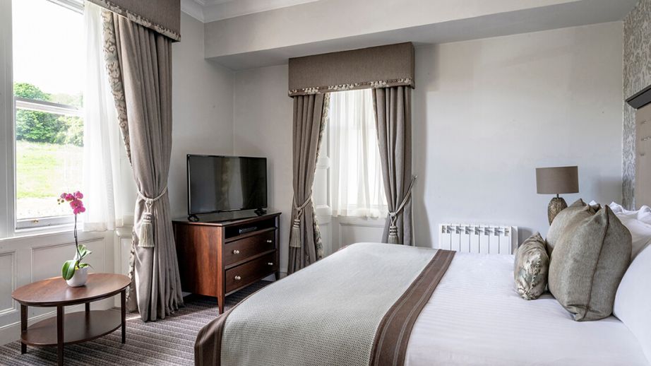 Feature Rooms